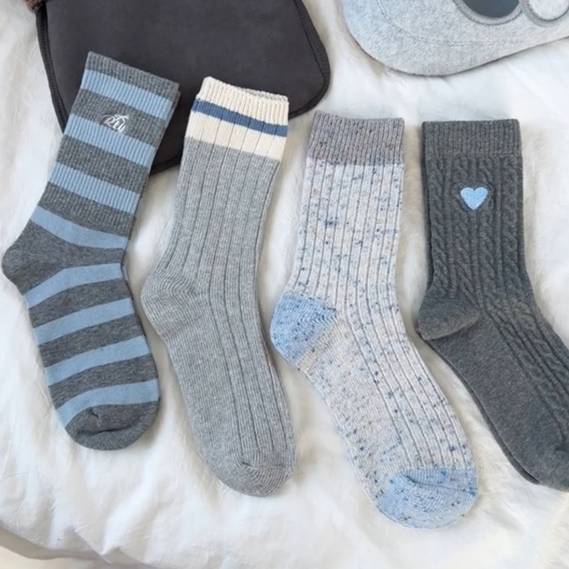 雾霾蓝+格雷系真的好好看~韩妹穿搭轻松拿捏！春秋袜子女灰色堆堆