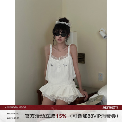 白色蕾丝花边吊带背心女