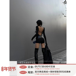韩好甜 WARDEN EDGE 背影杀手 黑色短裤女性感露背修身吊带连体裤