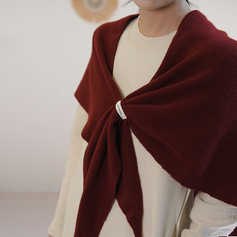 【宫佩Cocoa小苏】100%纯羊毛三角披肩冬保暖纯色高级感外搭围巾