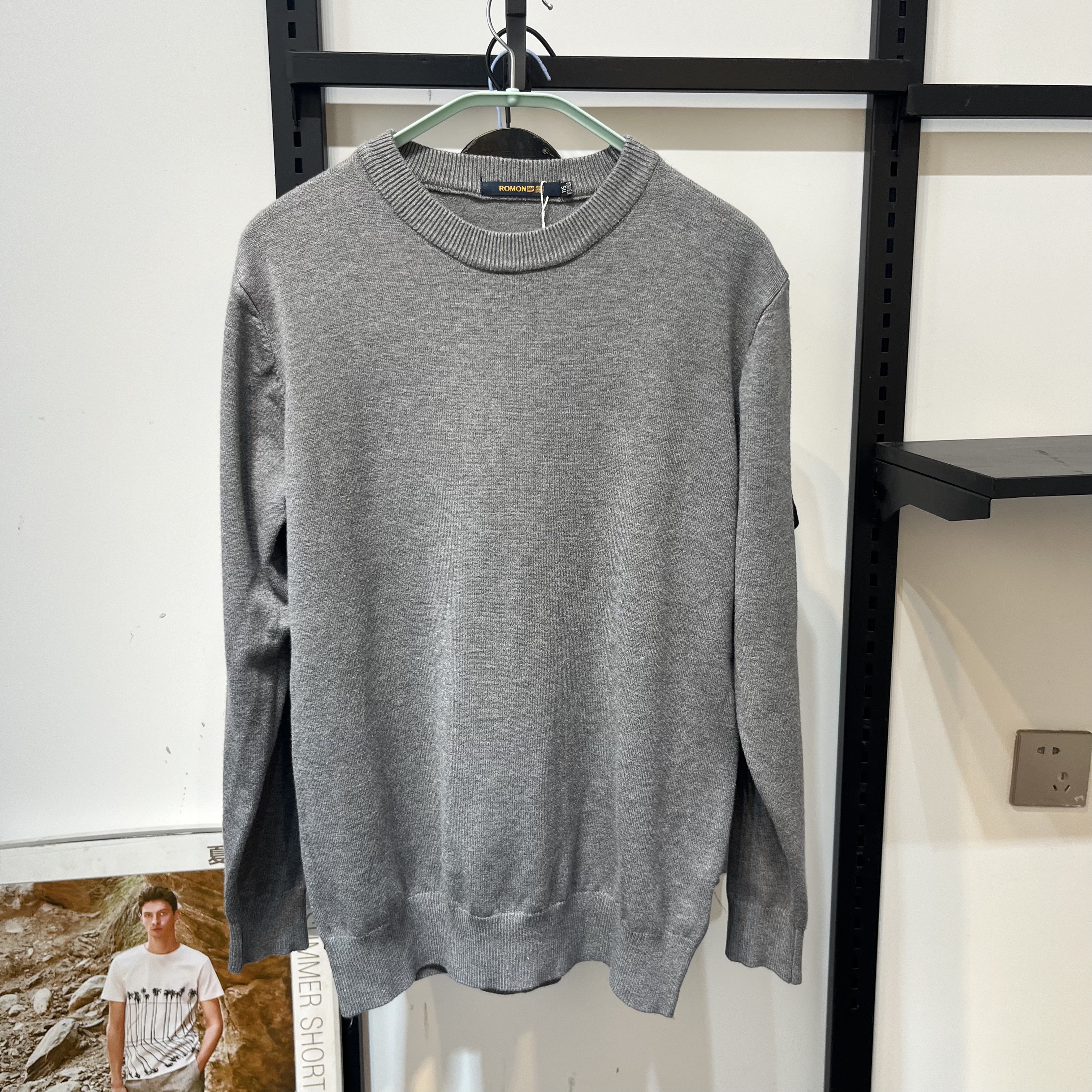 高品质男士秋冬季修身圆领休闲亲肤百搭灰色针织衫男毛衣羊绒衫