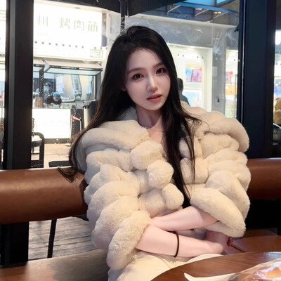 龙猫翻领皮草外套2025冬季新款仿獭兔毛高级感时髦贵妇宽松女大衣