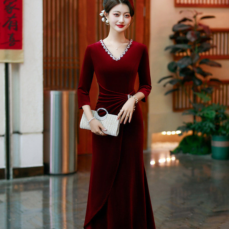 喜婆婆婚宴装高端高个子丝绒晚礼服年轻款结婚新娘妈妈裙高贵秋季