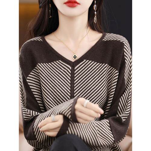 法式V领拼色条纹蝙蝠袖羊绒针织衫秋冬新款宽松百搭羊毛打底毛衣