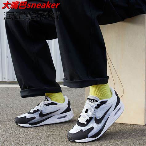 耐克Nike AIR MAX SOLO男透气黑白缓震气垫休闲跑步鞋DX3666-100