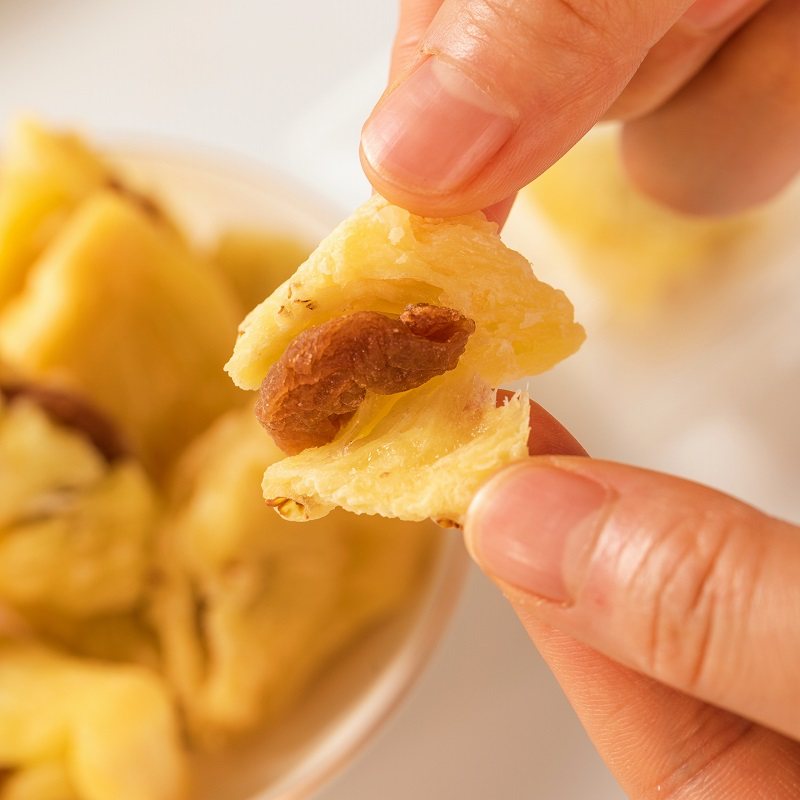 黑凤梨梅道理 梅心凤梨 软糯酸甜 菠萝夹心青梅果脯蜜饯解腻零食