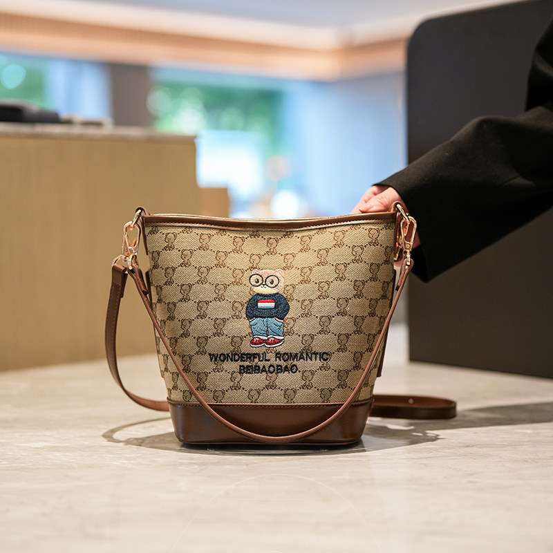 2025新款时尚百搭大容量水桶包刺绣帆布子母包撞色通勤单肩斜挎包,箱包皮具/热销女包/男包,水桶包,淘宝优惠券,粉丝福利购,淘宝优惠卷
