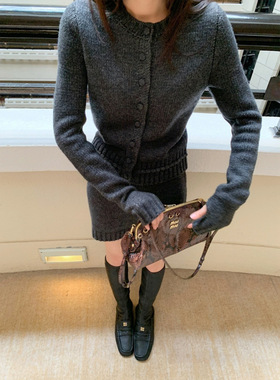 7784网红小香风炸街复古长袖针织套装女秋冬百搭毛衣半身裙两件套