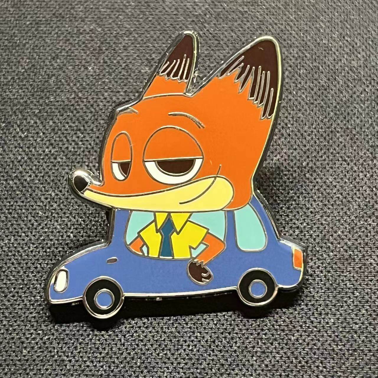 尼克狐狸兔子警官朱迪徽章疯狂动物城judy polie迪士尼