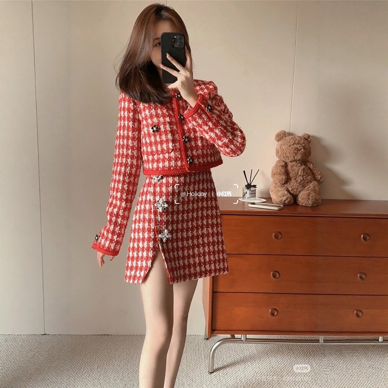 格格家 秋冬红色小香风钻扣百搭外套上衣吊带背心连衣裙