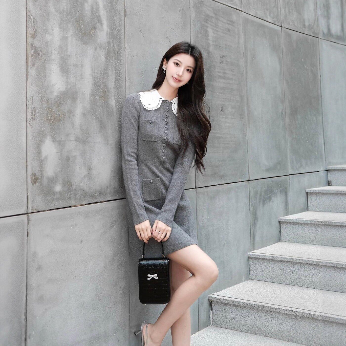 春季新款 灰色蕾丝娃娃领长袖针织连衣裙