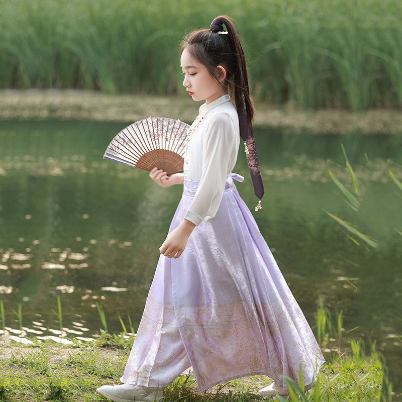 儿童马面裙2023新款高端中国风女童汉服套装长袖秋装古风中式唐装属于什么档次？