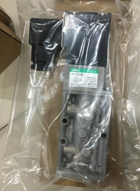 CKD喜开理手动换向阀4KB320-10-DC24V