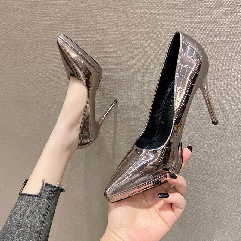 银色高跟鞋女细跟2026年宴会新款防水台性感气质尖头浅口百搭单鞋