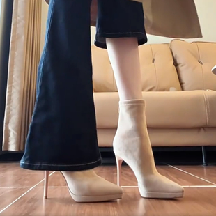 裸色尖头防水台高跟短靴女2026新款绒面中筒细跟百搭弹力瘦瘦靴子