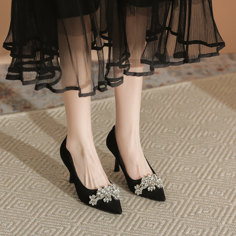 黑色水钻高跟鞋女2025新款绒面气质性感细跟尖头职业工作大码单鞋