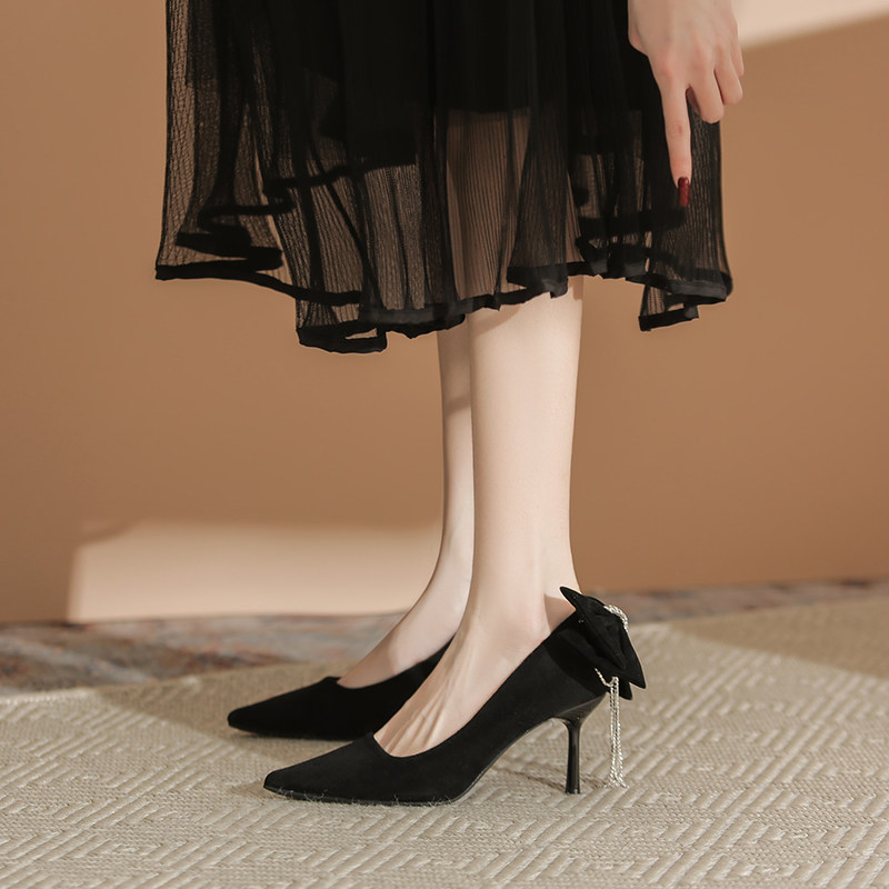 黑色配裙子高跟鞋女2026新款细跟礼服宴会气质水钻蝴蝶结尖头单鞋
