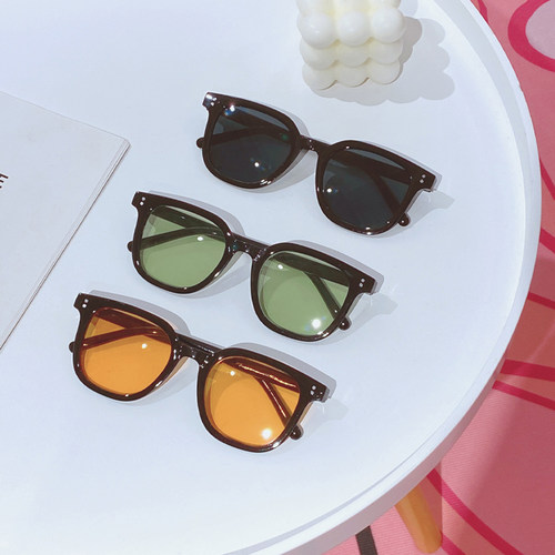 新款方形简单粗框墨镜茶色黄色