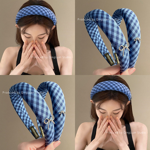 蓝格花窗~银色蝴蝶结宽边发箍复古格纹高颅顶气质头箍旅行发卡