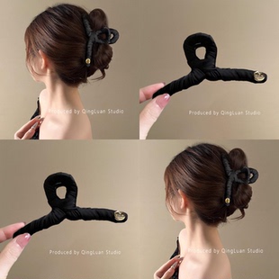 巴黎画报 金标布艺缠绕抓夹女高级感简约百搭气质鲨鱼夹旅行发卡