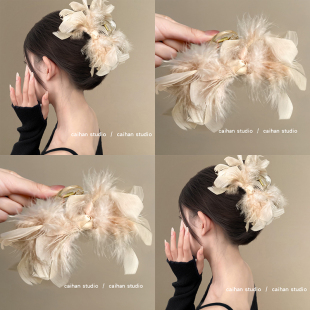 天鹅之梦~超仙羽毛抓夹女时尚鸵鸟鲨鱼夹后脑勺盘发发夹旅行发饰