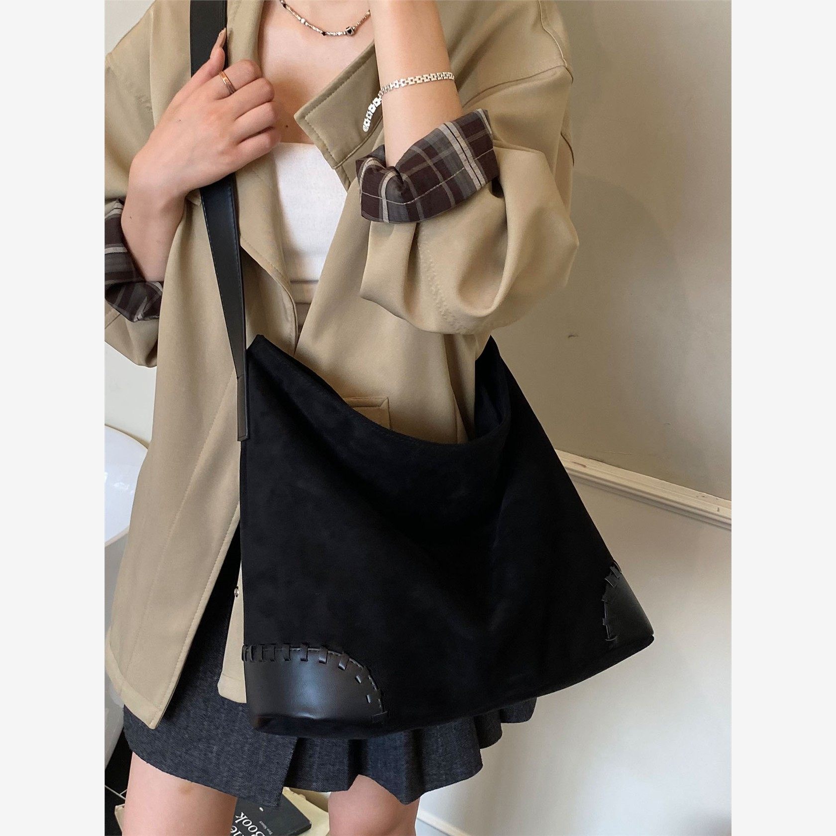 高级感2025新款通勤包女大容量麂皮绒包包时尚百搭流行斜挎大包,箱包皮具/热销女包/男包,通用款女包,淘宝优惠券,粉丝福利购,淘宝优惠卷