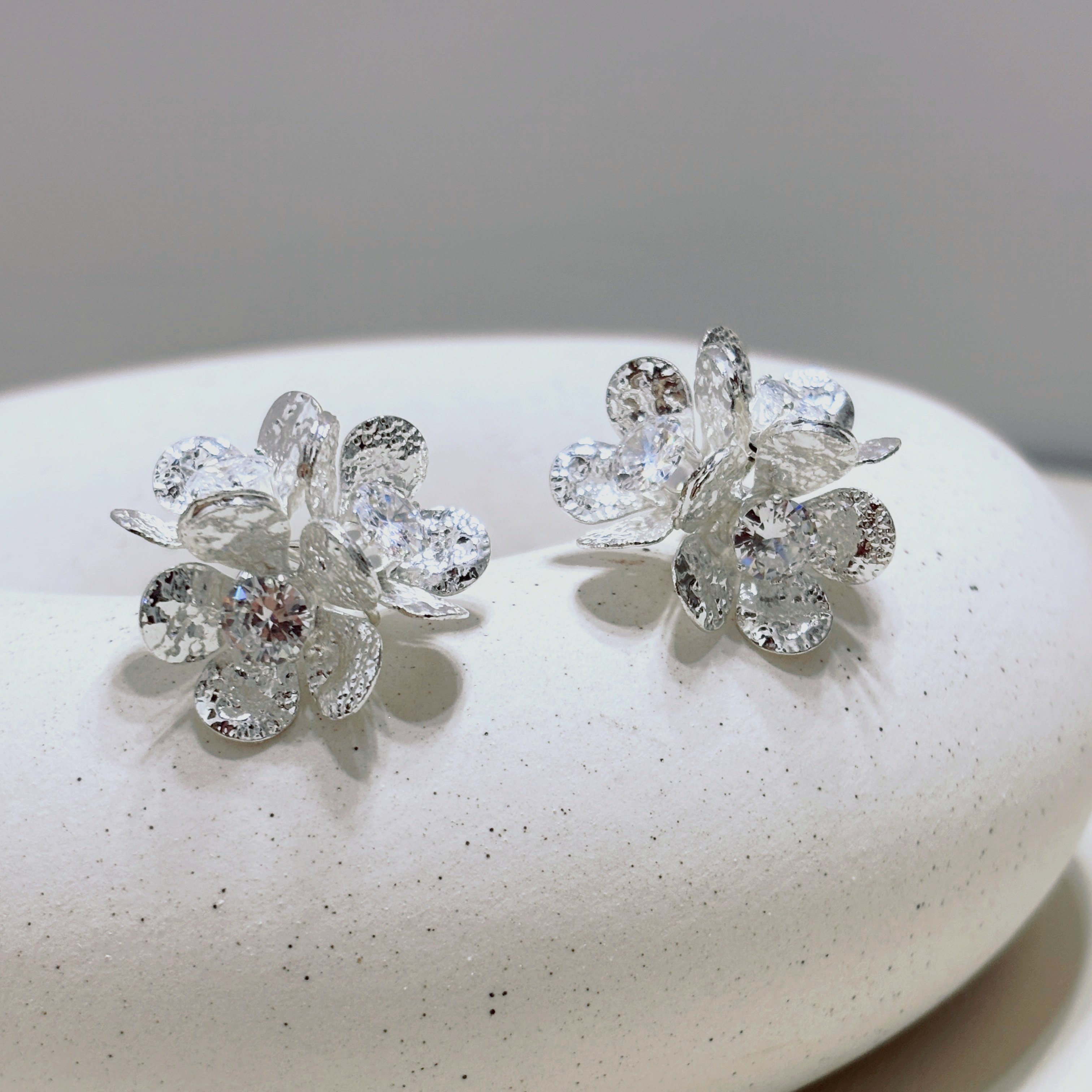 「繁华相拥」高级小众锡箔肌理花朵无痛耳夹大气纯银耳饰,饰品/流行首饰/时尚饰品新,耳环,淘宝优惠券,粉丝福利购,淘宝优惠卷