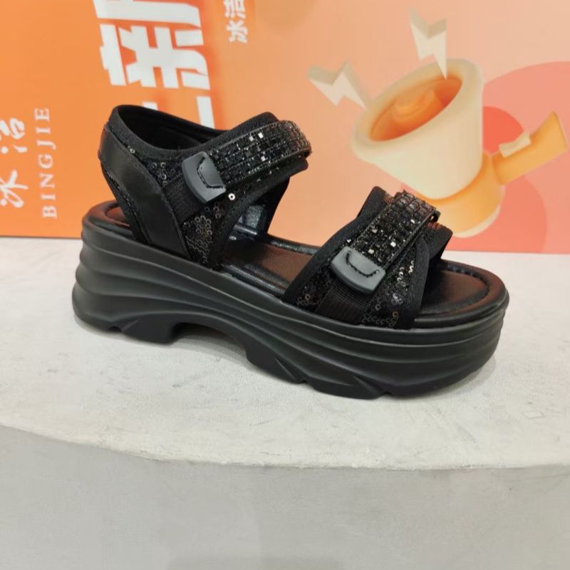 冰洁女鞋2025夏季新款凉鞋真皮水钻平跟松糕厚底露趾休闲鞋99918