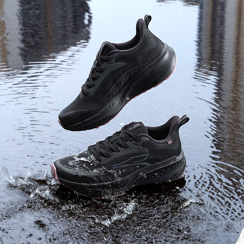 361雨屏6女鞋秋季运动鞋女款皮面防泼水休闲鞋防雨黑色女士跑步鞋