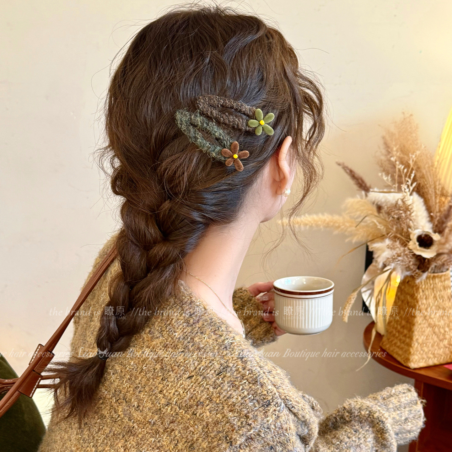 气质优雅毛绒一字发夹女简约百搭高级感扭扭扣后脑勺抓夹2025新款