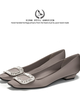 LUKE婚鞋RV水钻方扣真丝绸缎2025新款方头粗跟瓢鞋气质舒适单鞋女