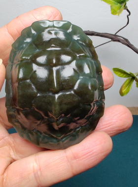 新疆和田玉且末蓝调糖玉龟壳手把件苏工精品保真男女国风富甲天下