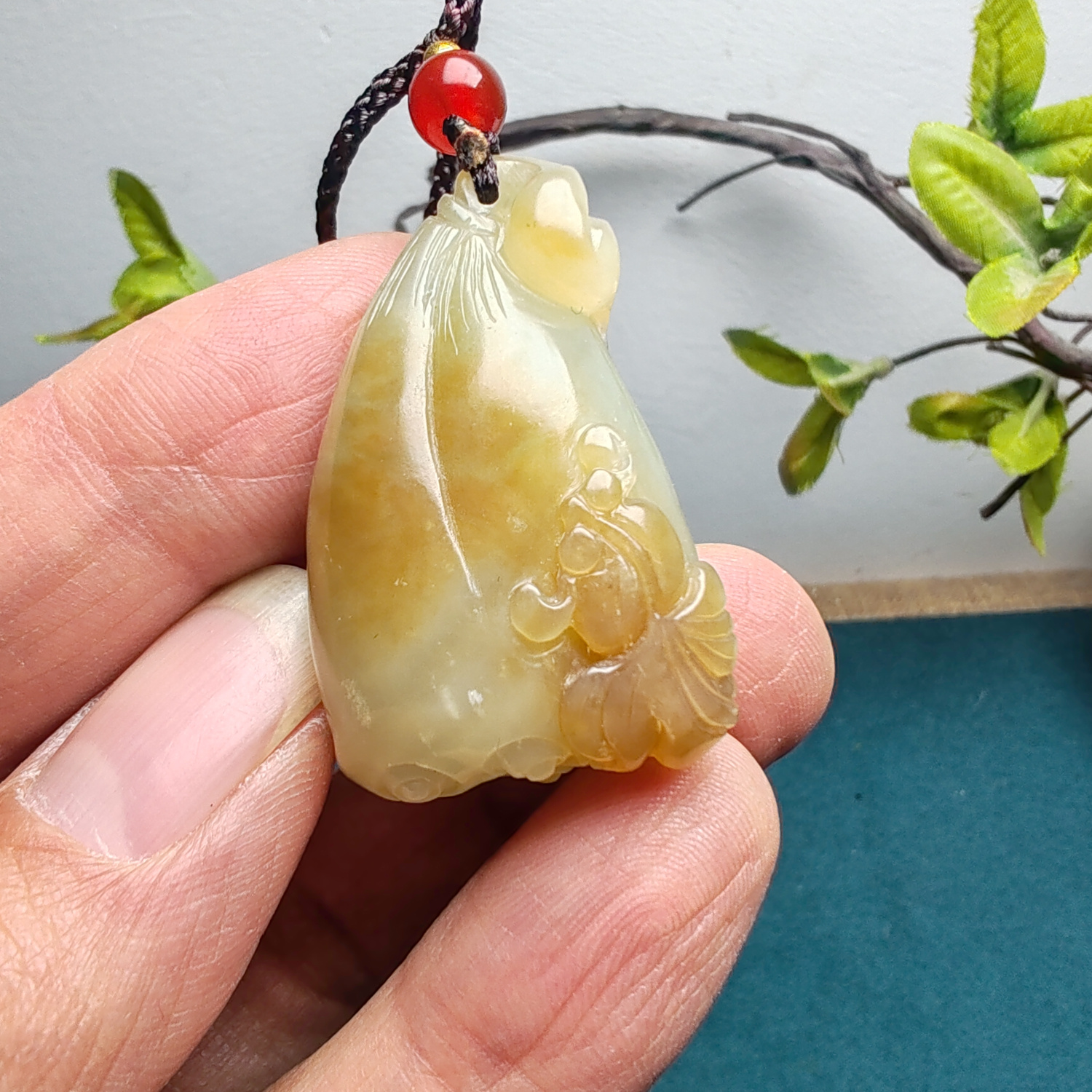 新疆和田玉且末糖青白玉莲蓬金鱼吊坠挂件精品男女国风连年有余