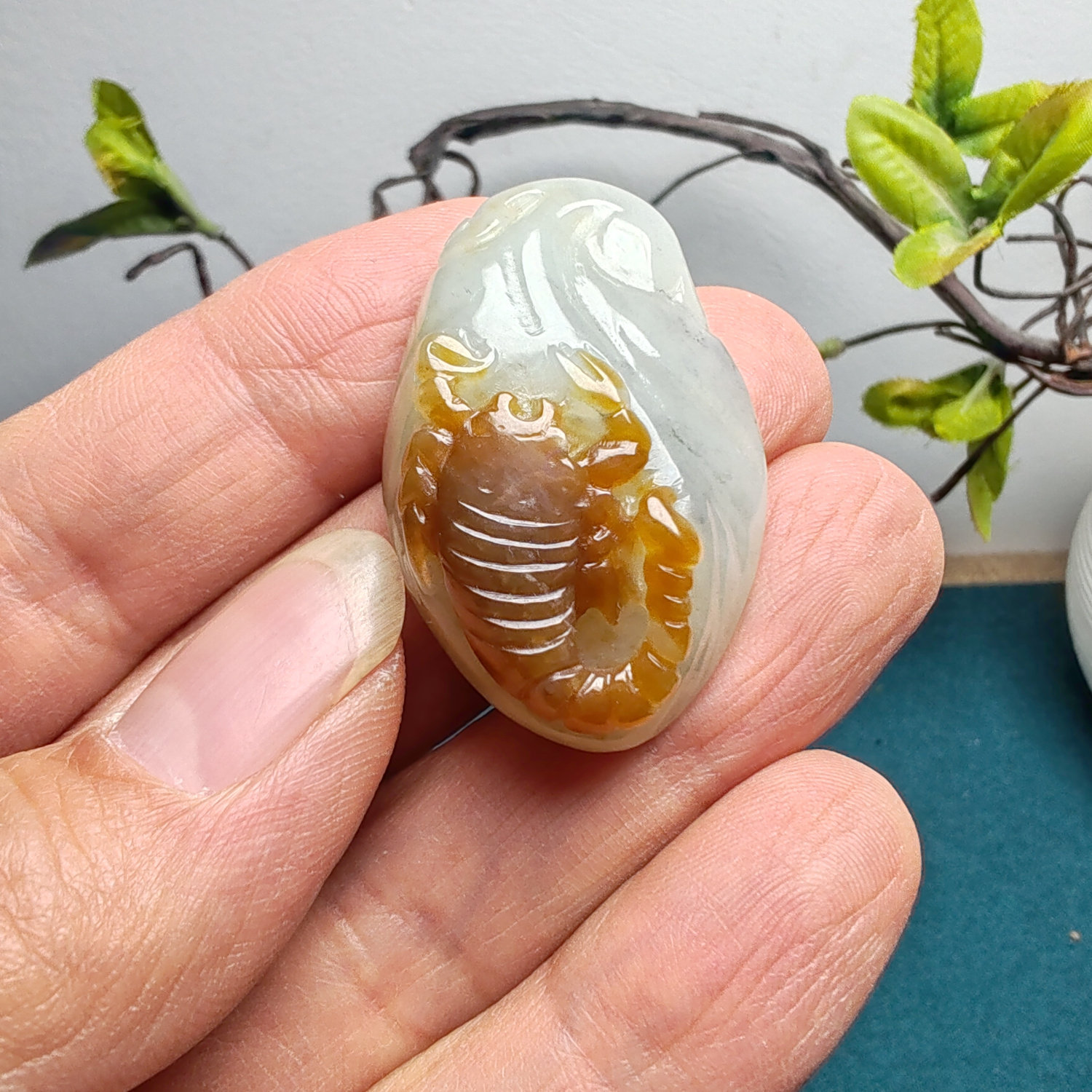 新疆和田玉青花墨玉糖玉蝎子吊坠挂件三色精品男女国风毒霸大业