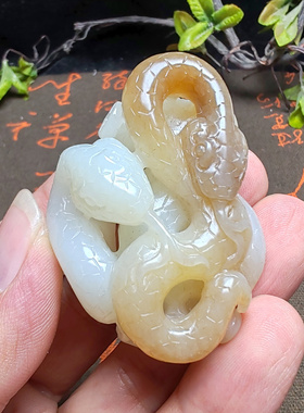 和田玉糖白玉生肖蛇小手把件苏工精品油润高档男女国风金钱缠身