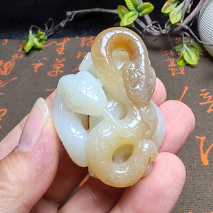 和田玉糖白玉生肖蛇小手把件苏工精品油润高档男女国风金钱缠身