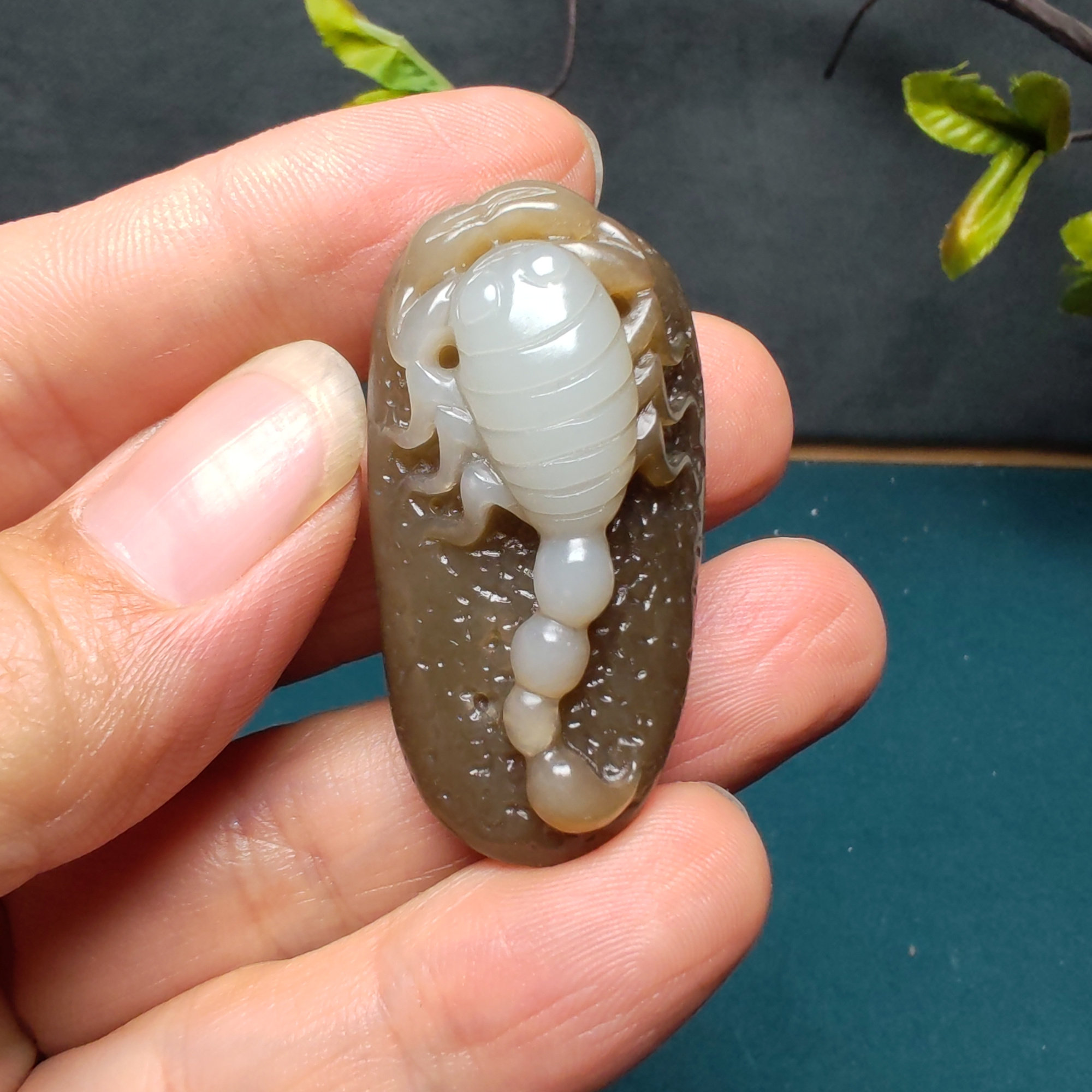 和田玉糖白玉蝎子吊坠挂件苏工精品保真细腻油润男女国风毒霸大业