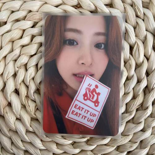 LESSERAFIM许允真am特典小卡