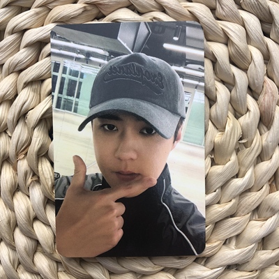 exo吴世勋fm场周帽子小卡