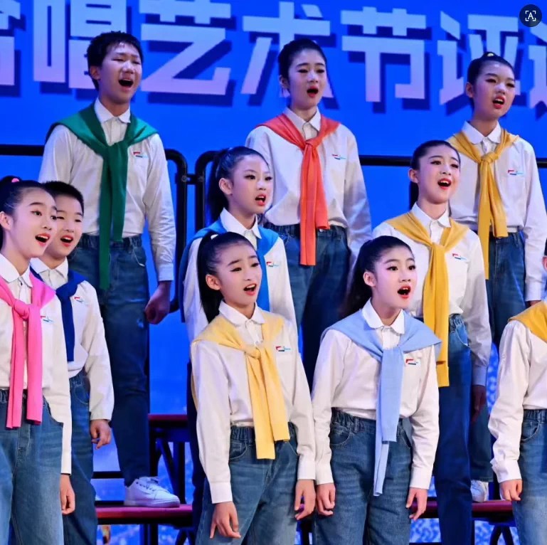 儿童合唱朗诵爱国演出服