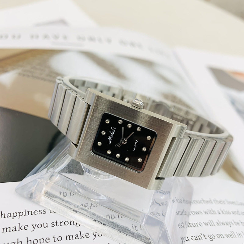 2023新款长方形大表盘手表女款正品简约时尚高级感小众轻奢女表