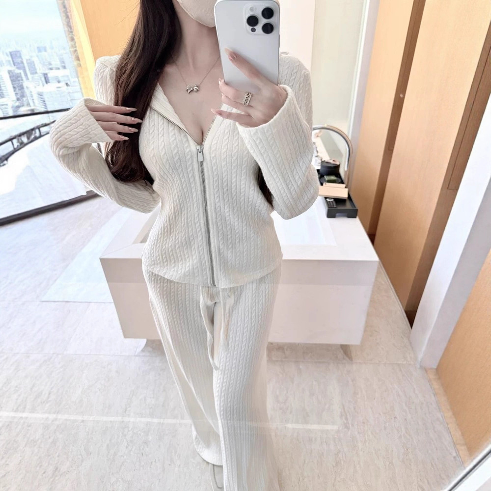 韩雨嘉懒人舒适线麻花羊毛感针织套装 连帽毛衣开衫阔腿裤子