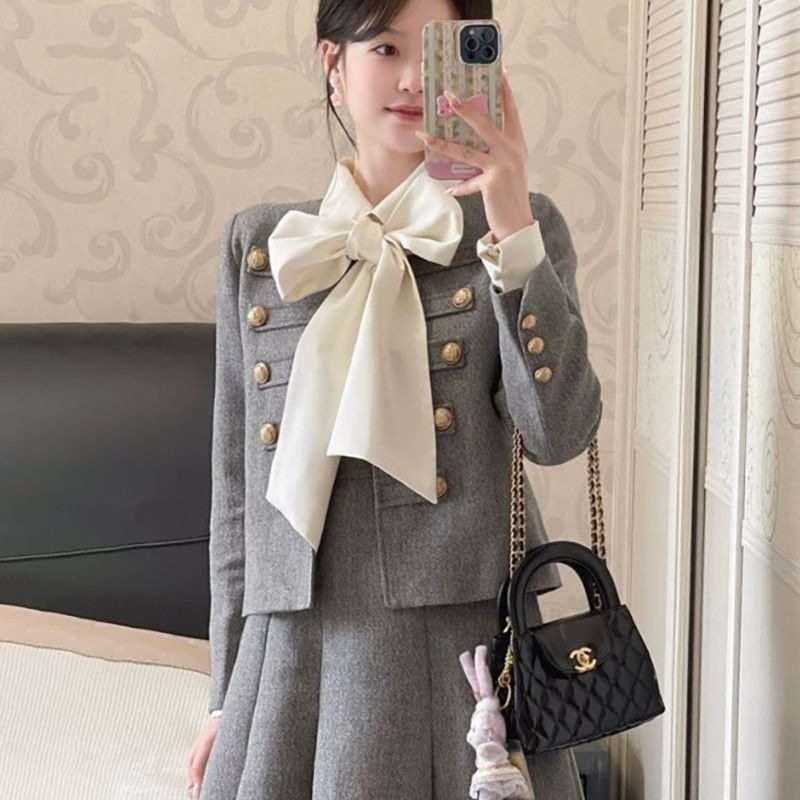 法式名媛千金小香风外套女秋冬款气质蝴蝶结假两件收腰连衣裙套装