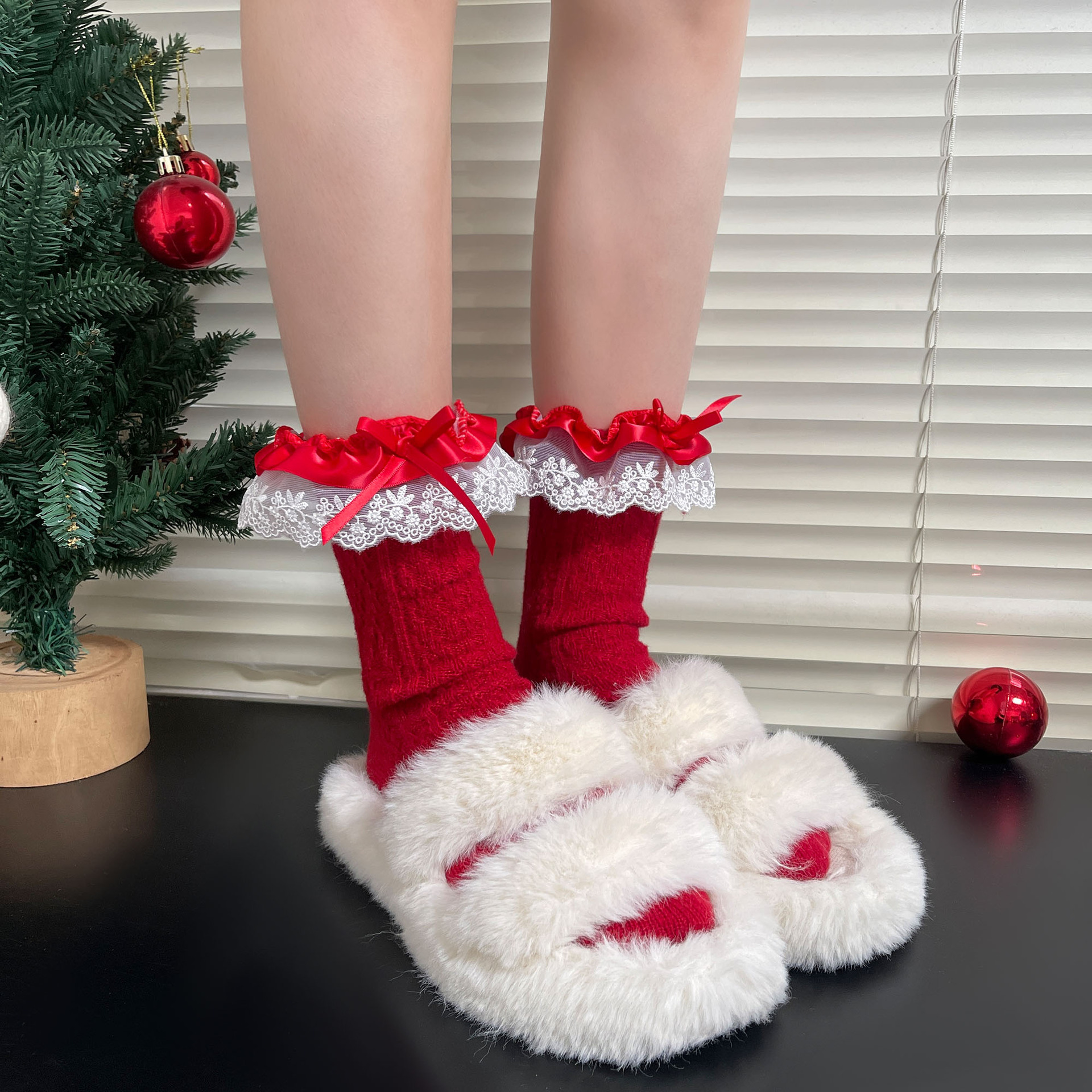 Sumyee冬季圣诞新年大红色加厚仿羊绒洛丽塔双层刺绣花边堆堆袜女