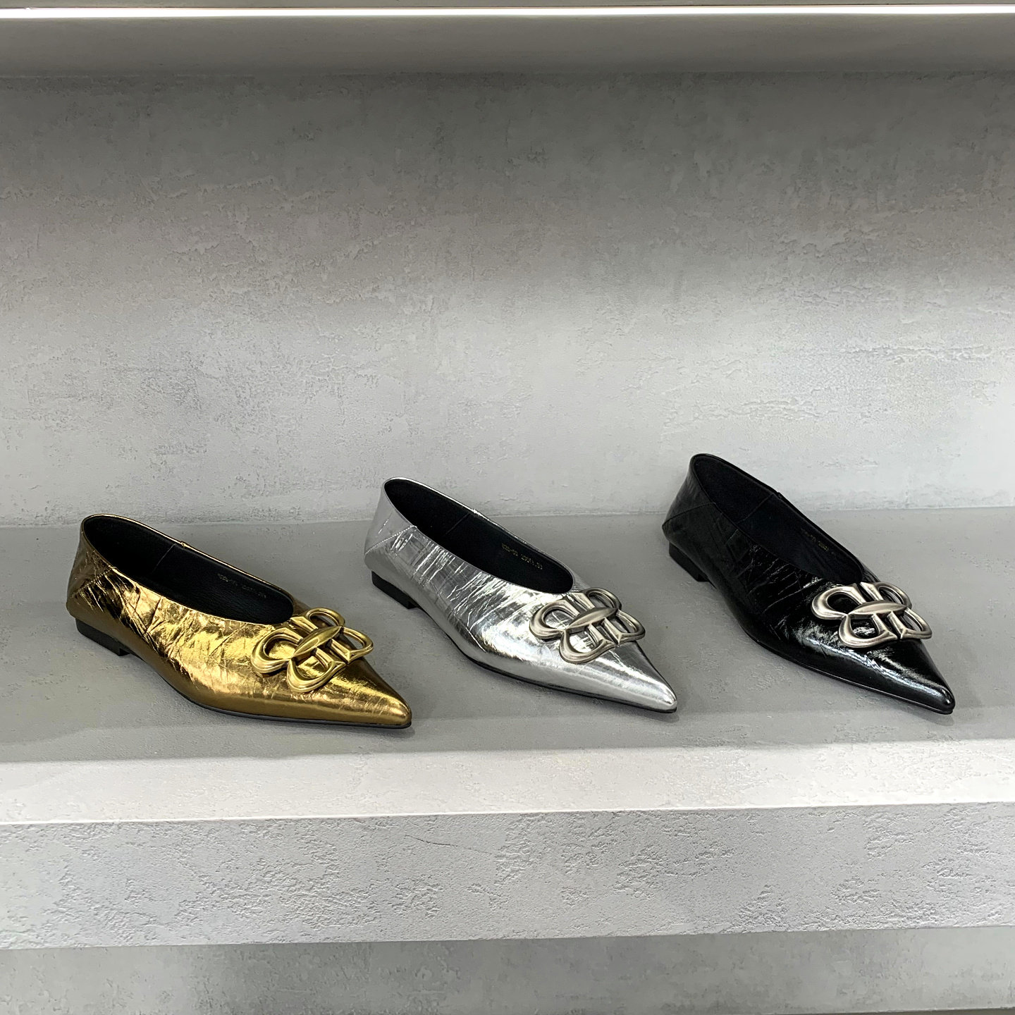 欧洲站女鞋2026春季新款欧货真皮浅口尖头低跟时尚低帮单鞋奶奶鞋,女鞋,浅口单鞋,淘宝优惠券,粉丝福利购,淘宝优惠卷