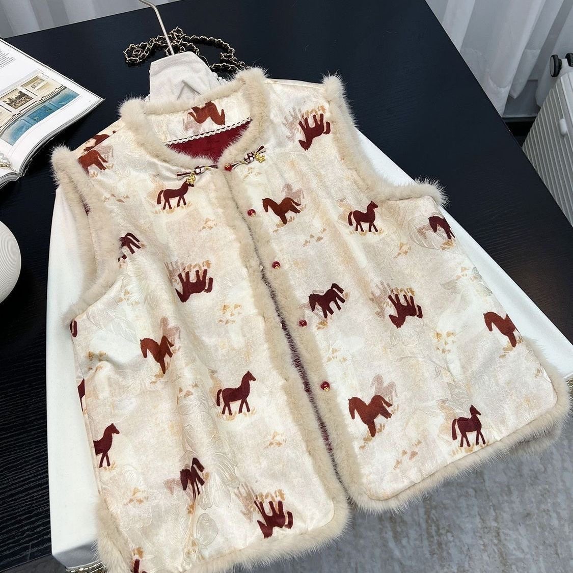 2026冬季圆领马年新中式双面夹棉马甲轻奢高级感气质简约保暖上衣,女装/女士精品,马夹,淘宝优惠券,粉丝福利购,淘宝优惠卷