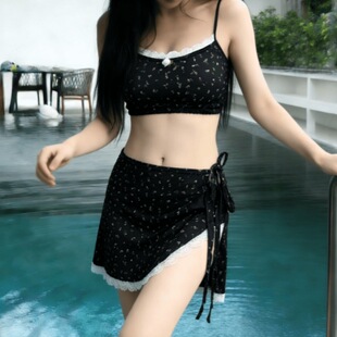 新款 泳衣女 辣妹比基尼性感露背小胸聚拢复古碎花分体裙式