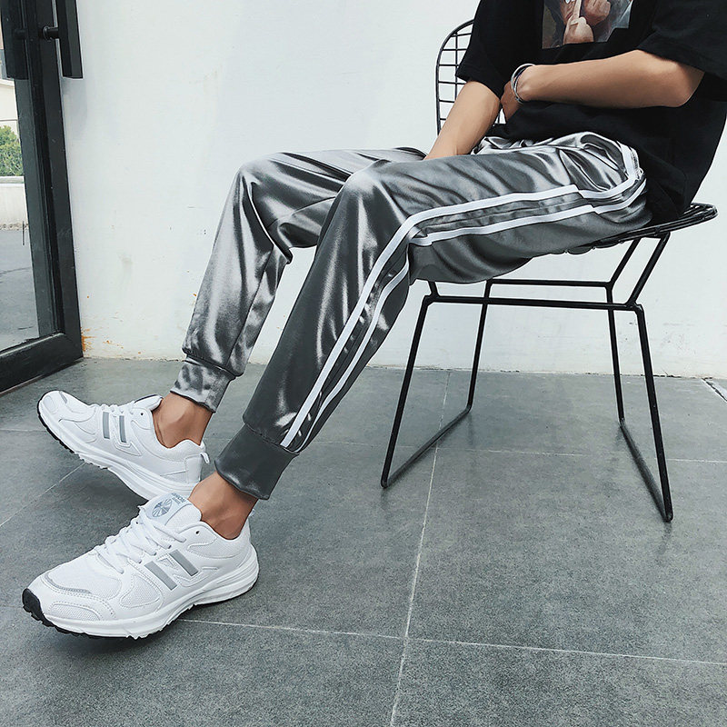 ins冰絲雪紡九分褲男bf原宿風兩道杠束腳運動褲情侶亮面真絲男褲在類目 男裝, 休閒褲中 - 來自Buy2taobao.com提供專業的淘寶代購服務