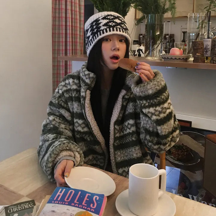 韩国东大门复古费尔岛撞色提花加绒加厚羊羔毛宽松保暖棉服外套女