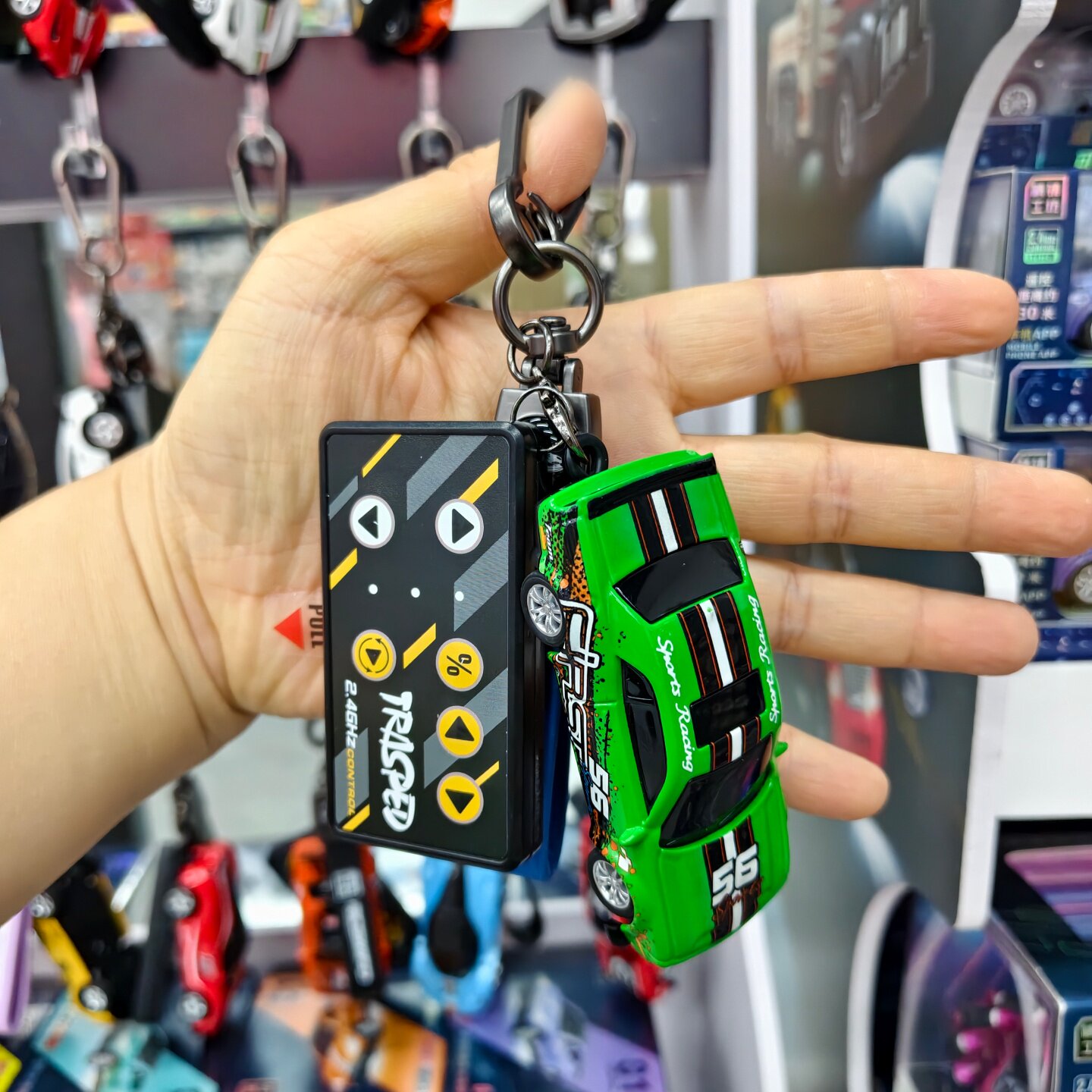 合金迷你遥控车1：64铁盒钥匙扣创意手机APP小车新能源轿车赛车男